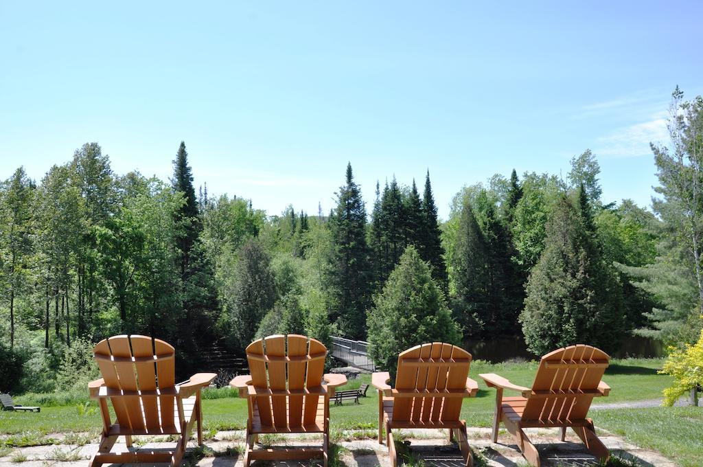 La Petite Auberge De Jouvence Magog Buitenkant foto