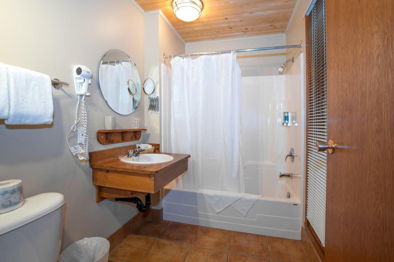 La Petite Auberge De Jouvence Magog Buitenkant foto