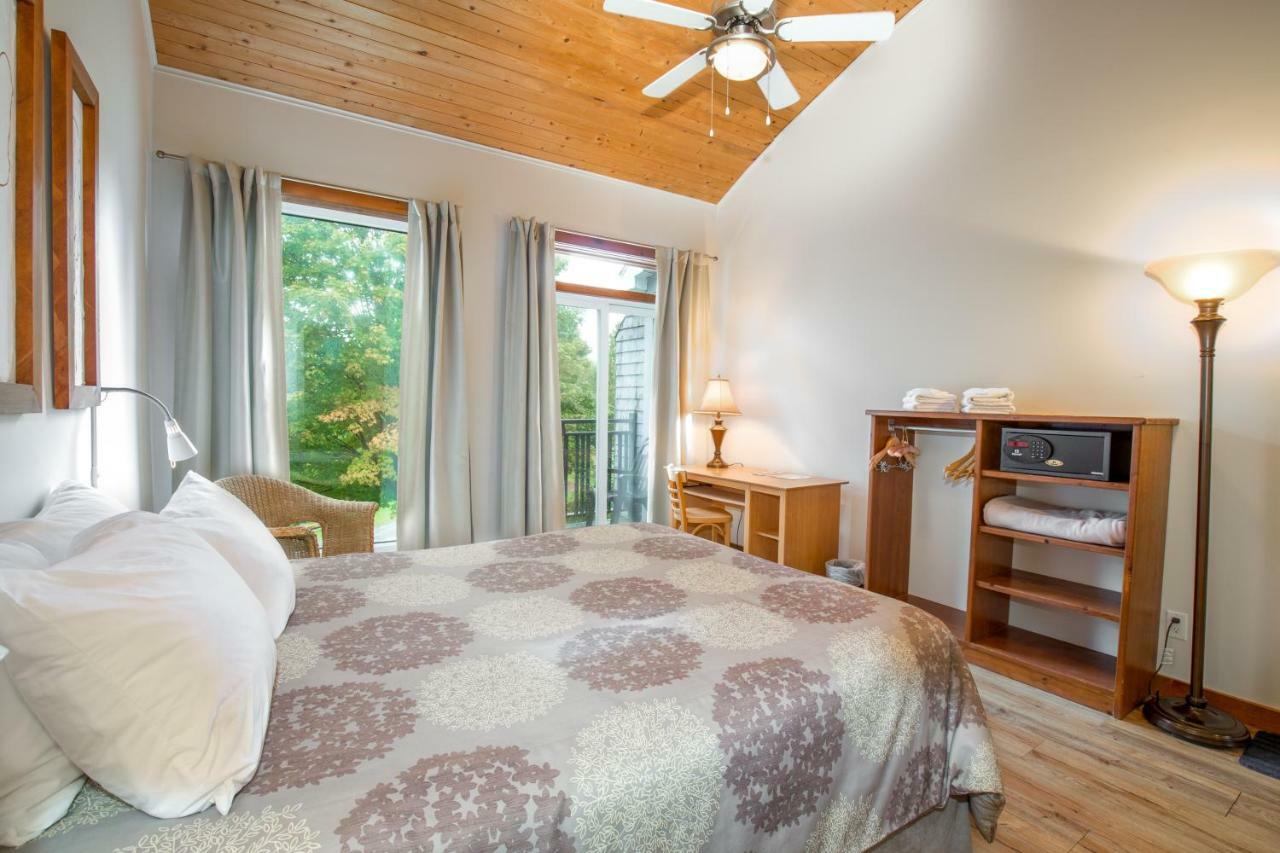 La Petite Auberge De Jouvence Magog Buitenkant foto